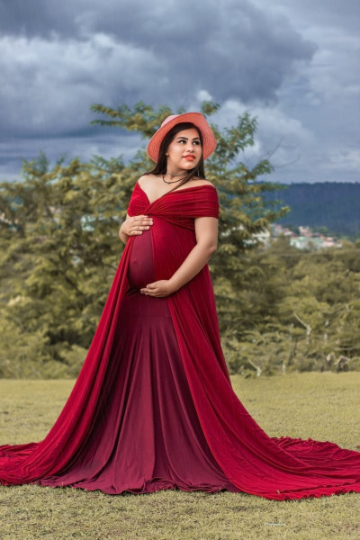 Evening dresses for pregnant women